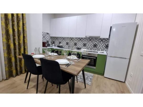 Tirane, jepet me qera apartament 2+1+BLK Kati 2, 70 m² 600 Euro (21 Dhjetori)