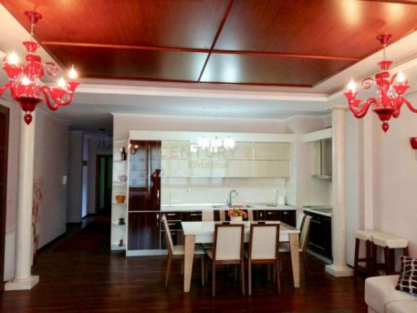 Tirane, jepet me qera apartament 2+1+BLK Kati 3, 127 m² 1.000 Euro (Rruga Faik Konica)