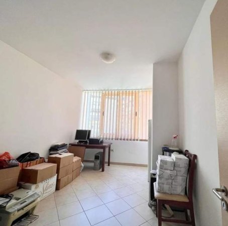 Tirane, jepet me qera apartament 2+1 Kati 3, 84 m² 420 Euro (Tefta Tashko)