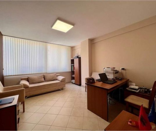 Tirane, jepet me qera apartament 2+1 Kati 3, 84 m² 420 Euro (Tefta Tashko)