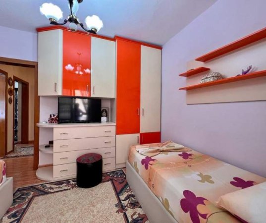 Tirane, jepet me qera apartament 2+1+BLK Kati 3, 90 m² 470 Euro
