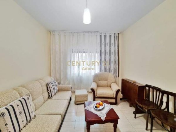 Tirane, jepet me qera apartament 1+1+BLK Kati 5, 52 m² 250 Euro (Ali Demi)