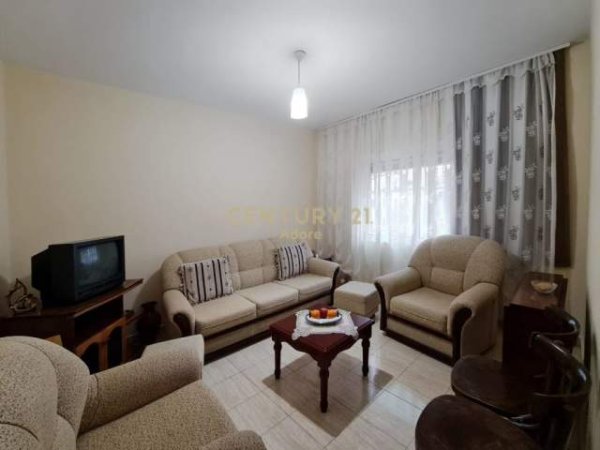 Tirane, jepet me qera apartament 1+1+BLK Kati 5, 52 m² 250 Euro (Ali Demi)