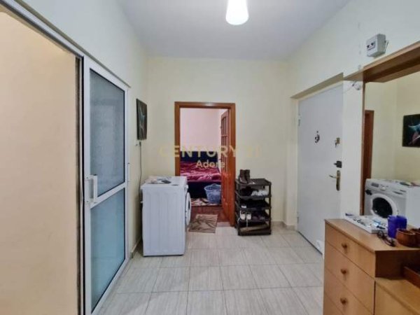 Tirane, jepet me qera apartament 1+1+BLK Kati 5, 52 m² 250 Euro (Ali Demi)