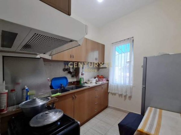 Tirane, jepet me qera apartament 1+1+BLK Kati 5, 52 m² 250 Euro (Ali Demi)