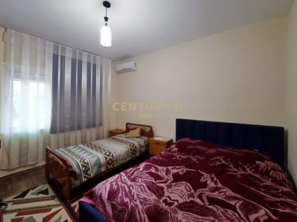 Tirane, jepet me qera apartament 1+1+BLK Kati 5, 52 m² 250 Euro (Ali Demi)