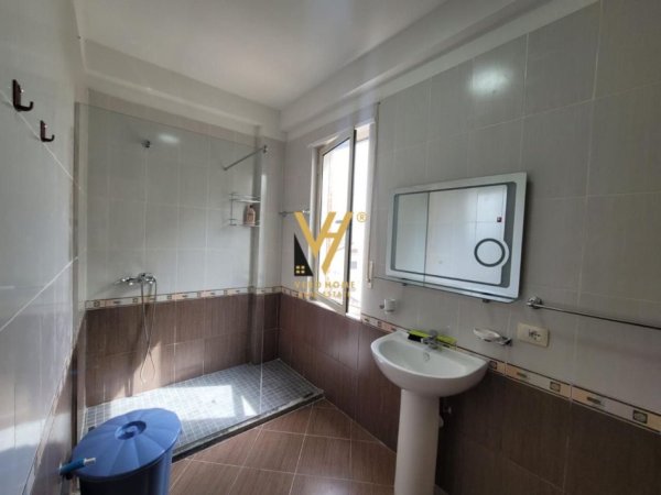 SHITET APARTAMENT 2+1+2+ POST PARKIMI TEK LIQENI I THATE 200.000 EURO