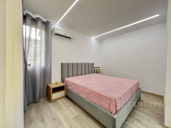 QIRA, APARTAMENT MODERN 1+1 me VERANDË‼️