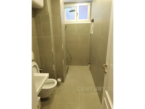 JEPET ME QIRA ZYRE NE RRUGEN PERLAT REXHEPI❗️