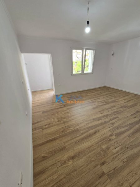 Shitet apartament 2+1 te Rruga e Bogdaneve