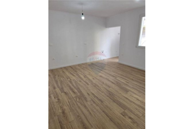 SHITET APARTAMENT 2+1 TEK RRUGA BOGDANVE