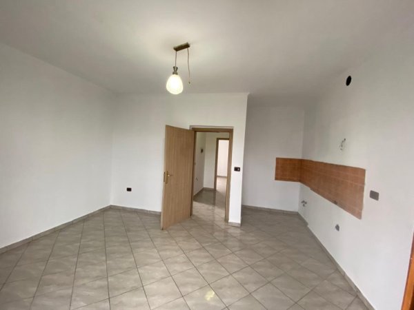 Apartament Per Shitje 1+1 Tek Rruga Bardhyl, Tirane.