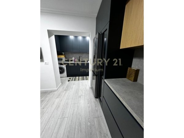 Pazari i Ri, Apartament 2+1 per Shitje