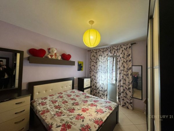 Apartament 1+1 për Qira, në Rrugën e Barrikadave!!