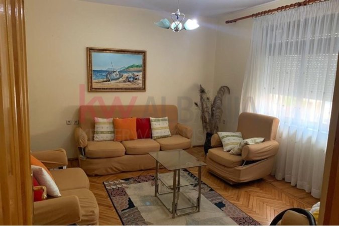 Apartament 2+1 me qira pas ministrise se drejtesise!