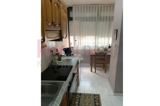 Apartament 2+1 me qira pas ministrise se drejtesise!