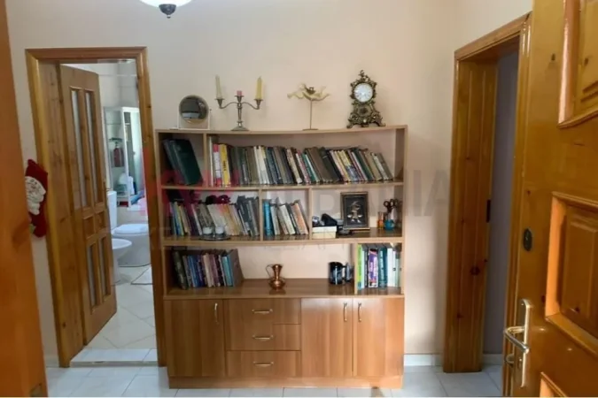 Apartament 2+1 me qira pas ministrise se drejtesise!