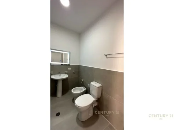 APARTAMENT 1+1 ME QIRA PRANE SQUARE 21