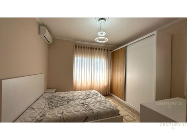 APARTAMENT 1+1 ME QIRA PRANE SQUARE 21