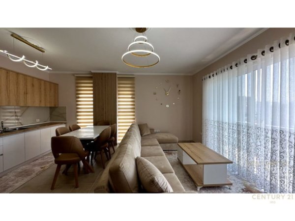 APARTAMENT 1+1 ME QIRA PRANE SQUARE 21