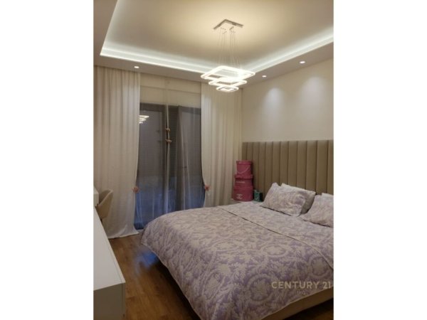 Apartament 2+1+2, Rezidenca "Oasis", Unaza E Re!