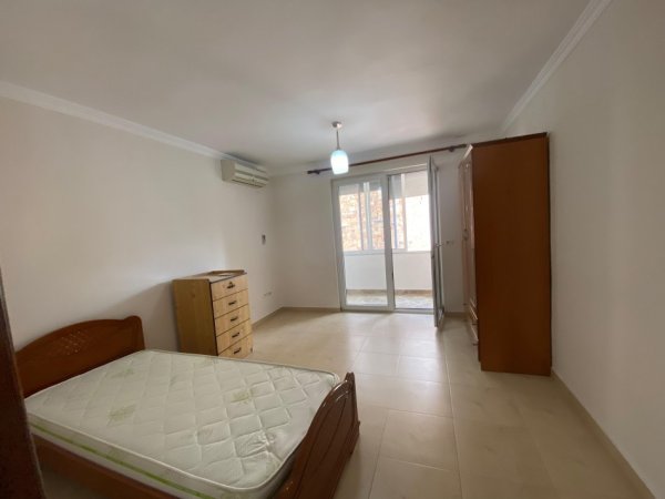 Shitet apartament 2+1 te Instituti i Higjenes