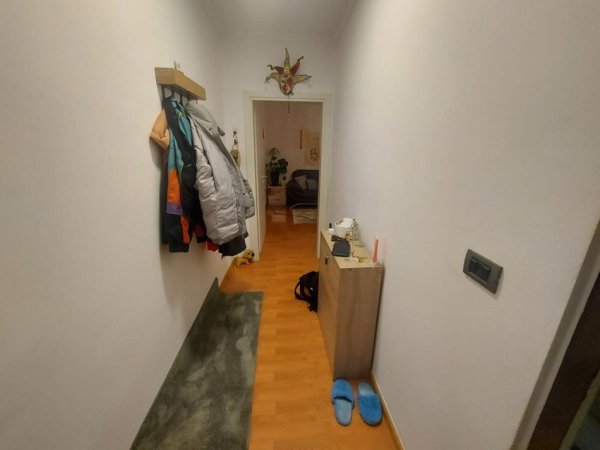 Jepet me qera Apartamenti 1+1 , Myslym Shyr , prane shkolles Pjeter Budi  500 euro