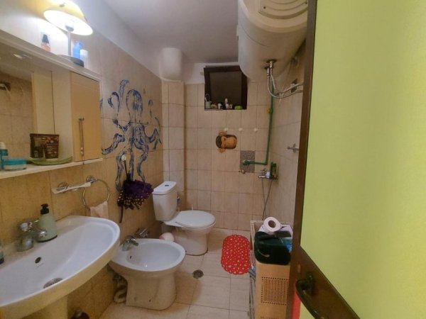 Jepet me qera Apartamenti 1+1 , Myslym Shyr , prane shkolles Pjeter Budi  500 euro