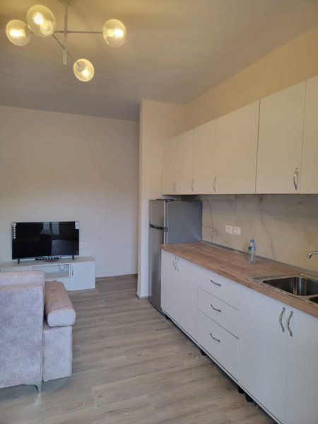 JEPET APARTAMENT 2+1 ME QIRA TE 21 DHJETORI