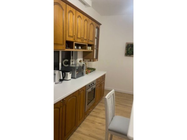 APARTAMENT 3+1 ME QIRA TEK STACIONI I TRENIT !, 600EURO