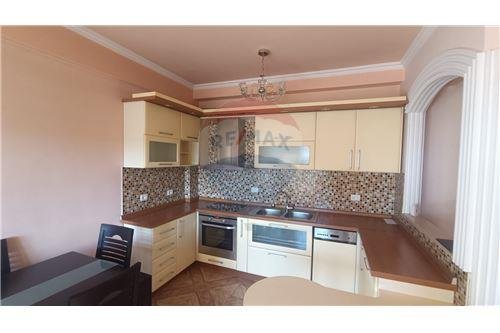 JEPET APARTAMENT 2+1 ME QIRA te Zogu i Zi