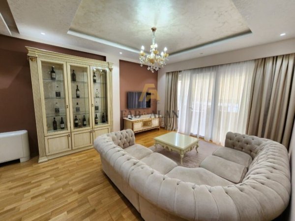 SUPER APARTAMENT 2+1 PER QERA TEK KOPSHTI BOTANIK!