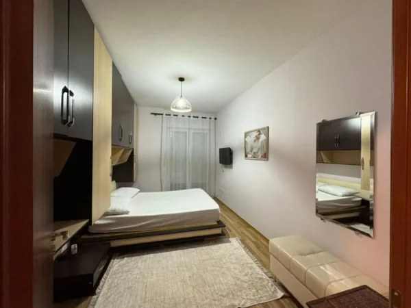 JEPET ME QERA APARTAMENT 1+1 460 EURO KOMPLEKSI KONTAKT