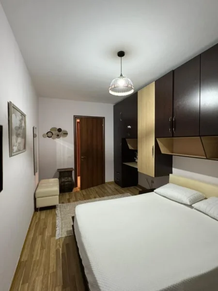 JEPET ME QERA APARTAMENT 1+1 460 EURO KOMPLEKSI KONTAKT