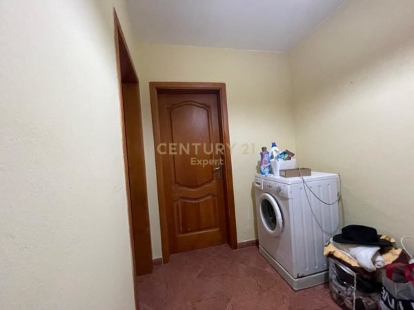 SHESIM APARTAMENT TEK SHKOLLA 1 MAJI, ALI DEMI ! MUNDESI INVESTIMI