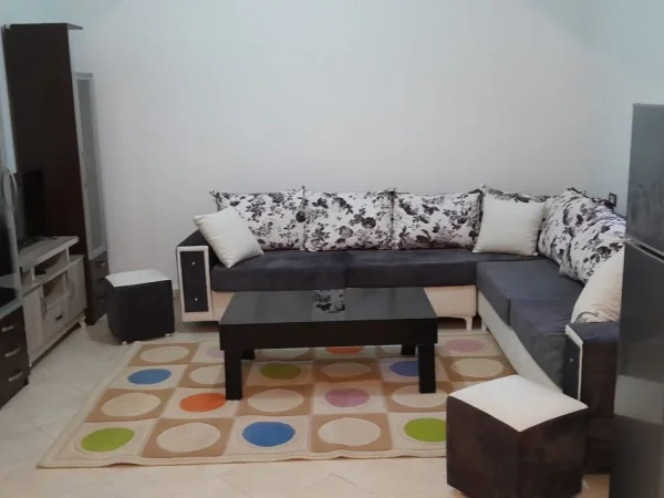 Qera  Apartament 1+1 (Mangalem)