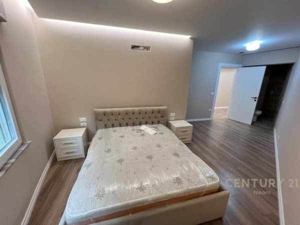 Shitet Apartament 3+1 tek Kopshti Botanik !