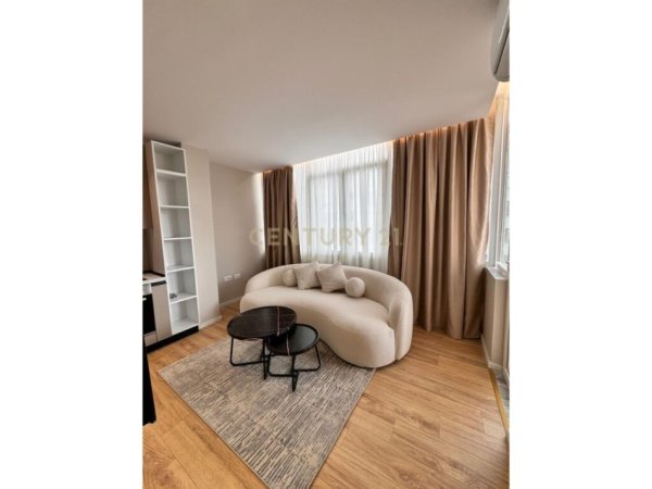 APARTAMENT 1+1 ME QIRA PRANE SQUARE 21