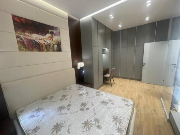 APARTAMENT 1+1+POST PARKIMI ME QIRA,TEK SQUARE 21,RRUGA E KAVAJËS!