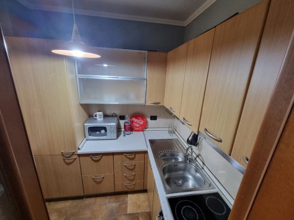 📢Jepet Apartament 2+1 me Qera, te Rruga Him Kolli,Rr.Kavajes🔑