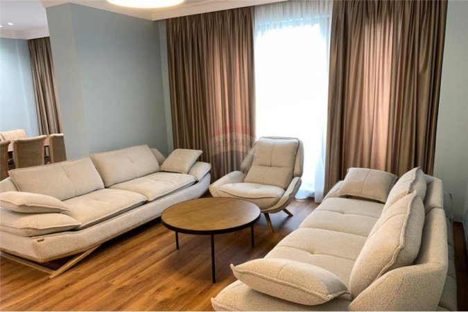 Super Apartament 2+1+2 Per Qira prane Qendres!