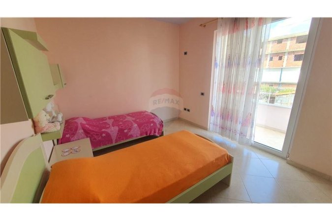 Jepet me qira apartament 2+1+2 tek Sauku te Vjeter