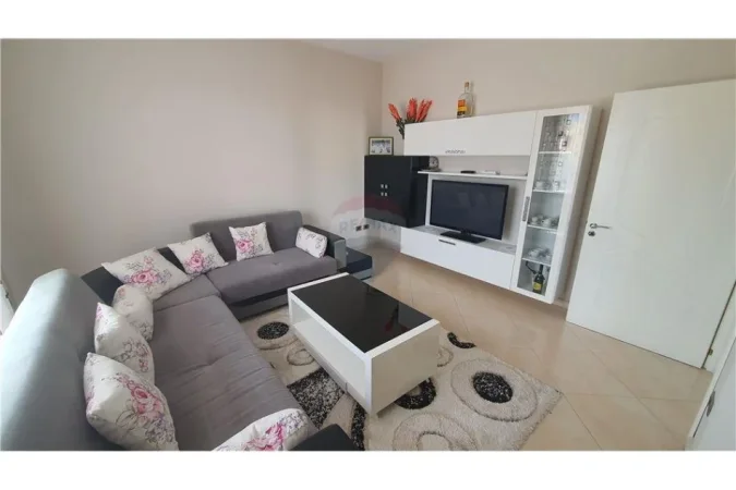 Jepet me qira apartament 2+1+2 tek Sauku te Vjeter