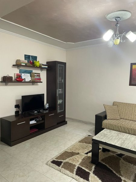 Disponojmë Apartament 1+1 për shitje, 21 Dhjetori Tiranë.