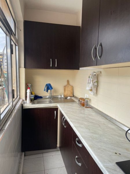 Disponojmë Apartament 1+1 për shitje, 21 Dhjetori Tiranë.