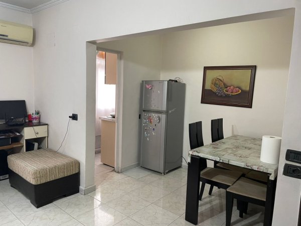 Disponojmë Apartament 1+1 për shitje, 21 Dhjetori Tiranë.