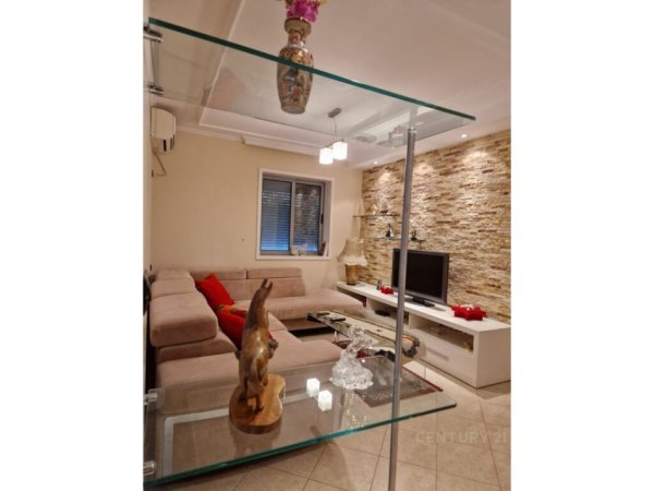 APARTAMENT 2+1 PER QIRA NE ALI DEM!!