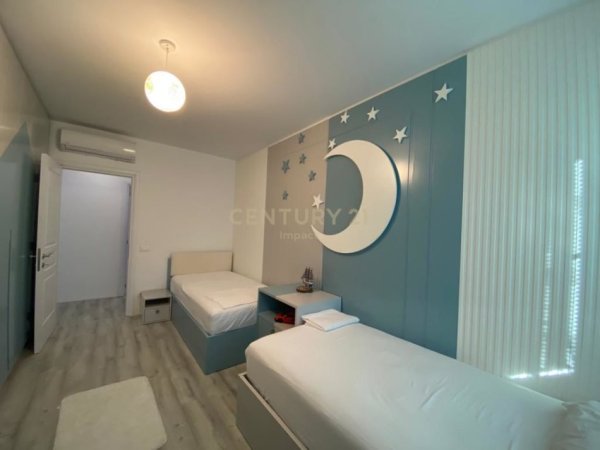 SHESIM APARTAMENT LUKSOZ 2+1+2 ME 2 POSTE PARKIMI, ASTIR