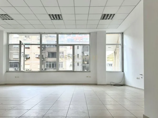 Shitet Ambjent Komercial