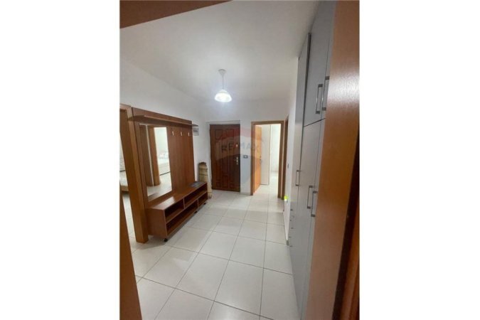 Jepet apartament me Qira - Rruga Bardhyl,Tirane